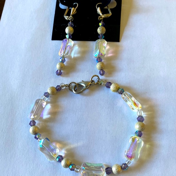 SilverFox Jewelry, Clear & Blue Glass Earrings and Bracelet Combo 💛🩵🩷❤️🔥🌸 - Picture 1 of 3